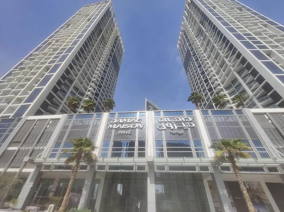 Lemodcasa - Modern Chic Studio Dubai Apartment