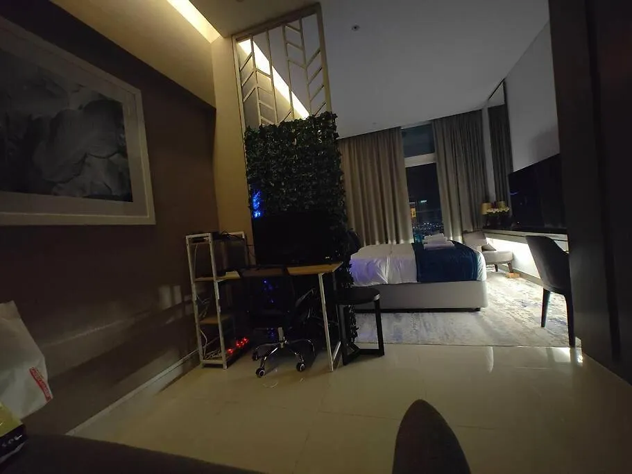 Lemodcasa - Modern Chic Studio Dubai