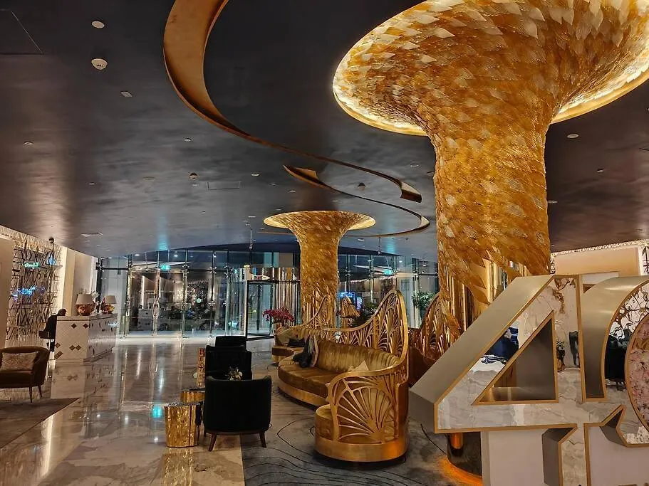 Lemodcasa - Modern Chic Studio Dubai Apartment
