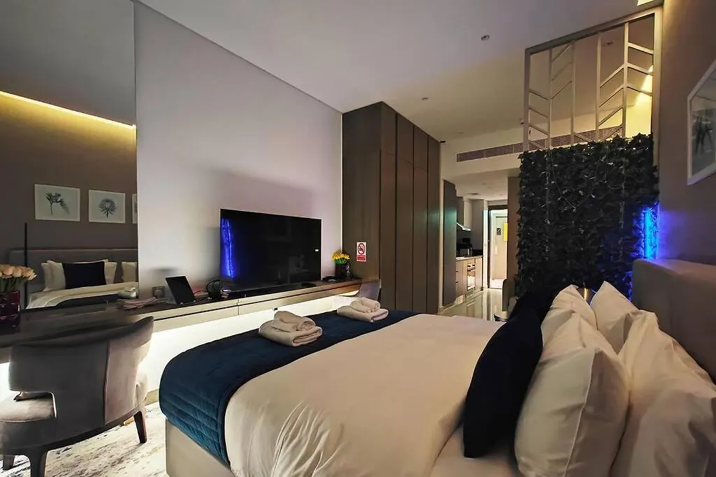 Lemodcasa - Modern Chic Studio Dubai