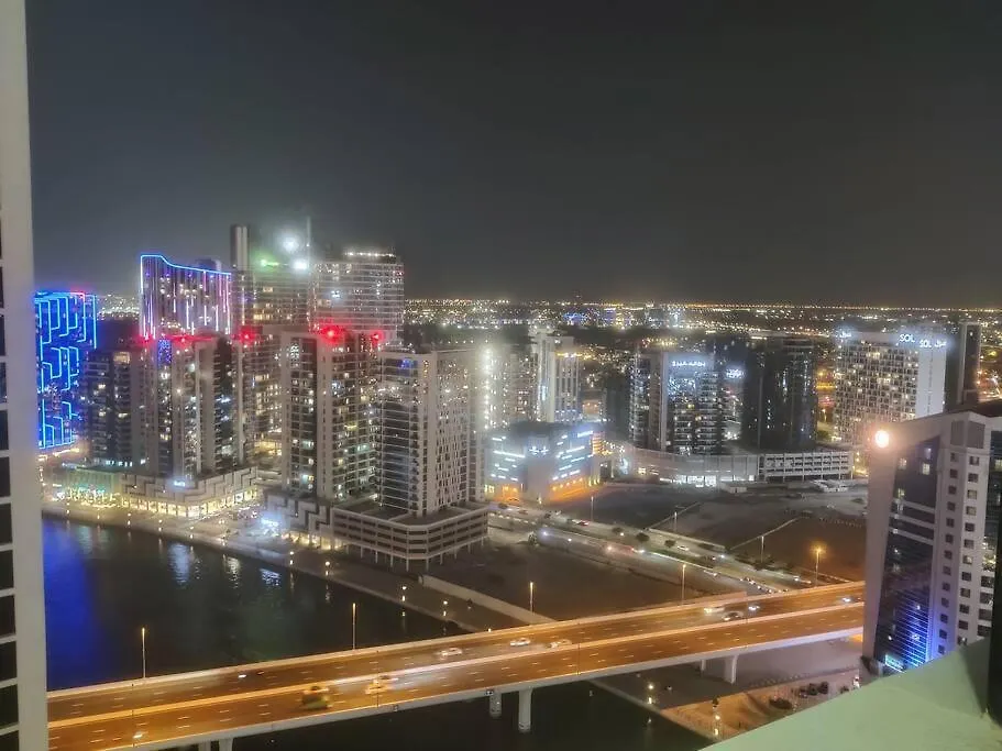 Lemodcasa - Modern Chic Studio Dubai Apartment